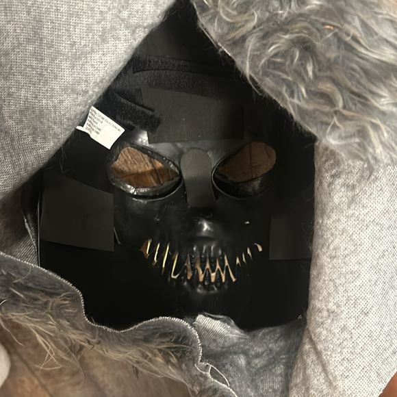 Werewolf Halloween Costume Mask and Gloves - Picture 3 of 5
